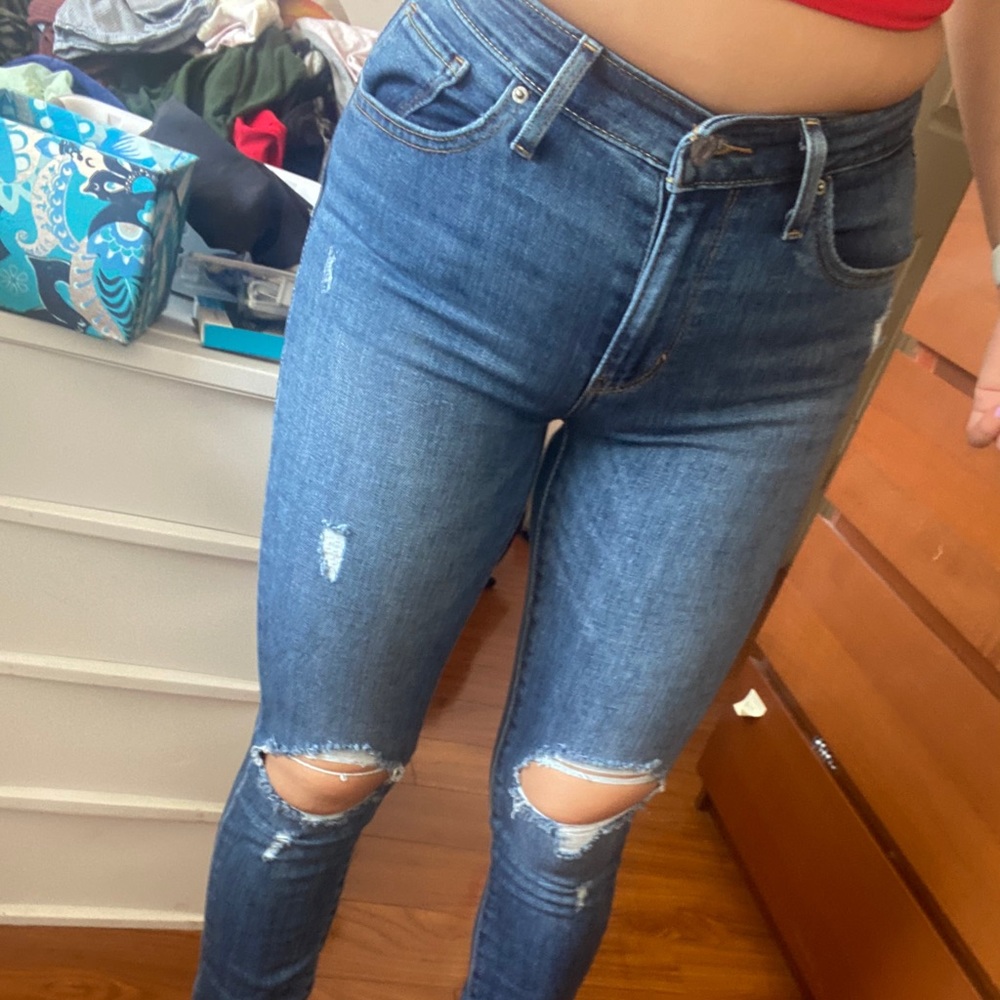 Levi’s 721 Distressed High Rise Skinny Jean